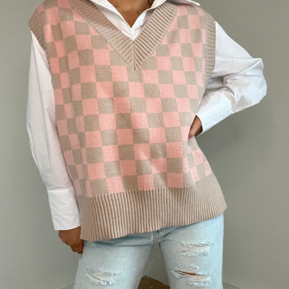 Stylish V-Neck Checkered Sweater Vest